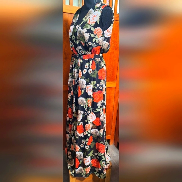 DISNEY Beauty and the Beast women's long dress with vibrant floral print. Size M - Picture 3 of 8